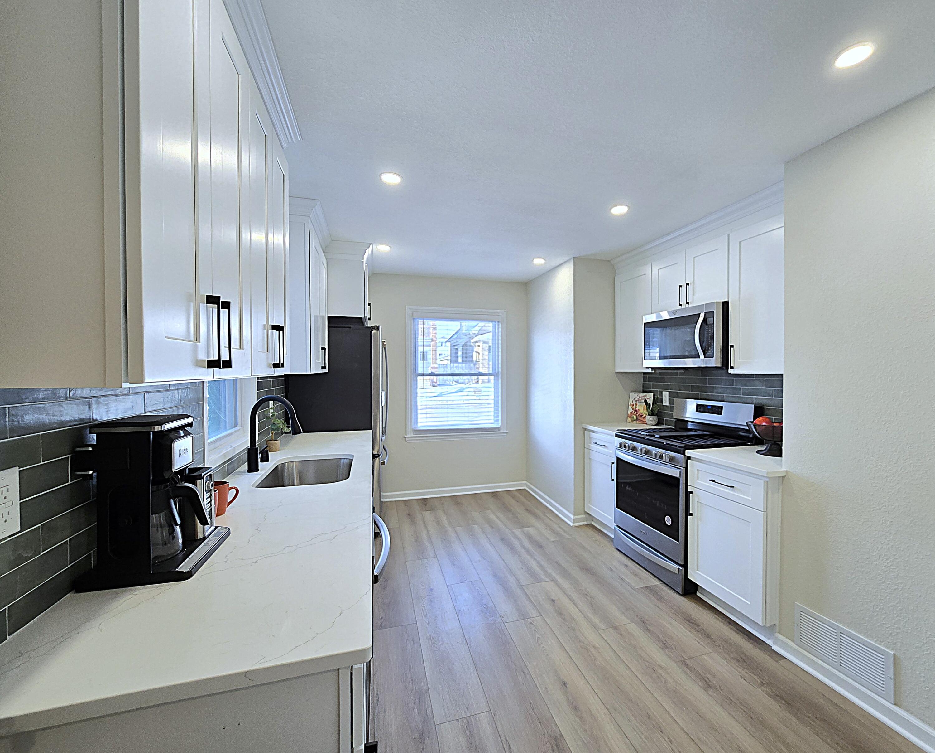 2546 South 13th Street Milwaukee, WI 53215 - Photo 3 of 53 Kitchen