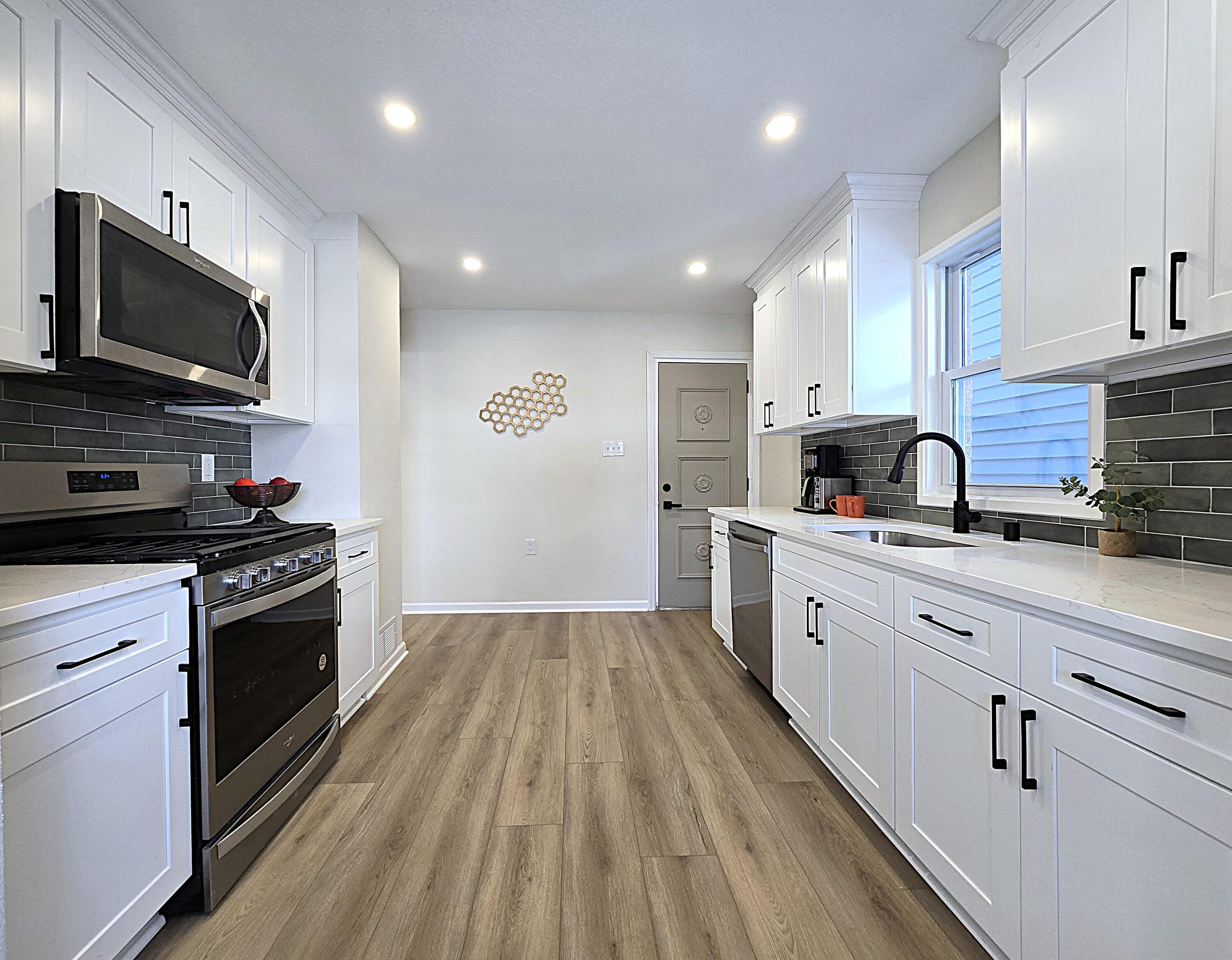 2546 South 13th Street Milwaukee, WI 53215 - Photo 5 of 53 Kitchen