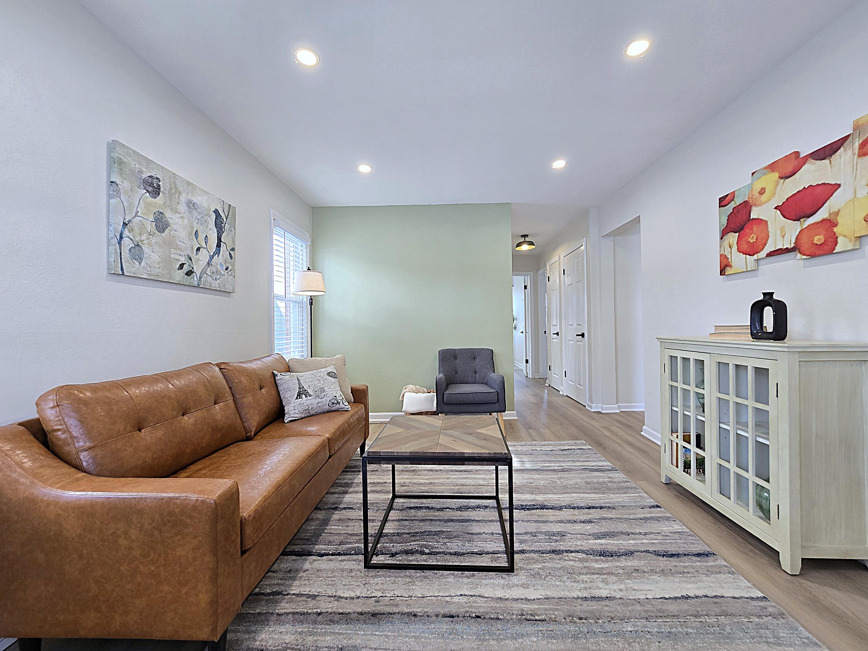 2546 South 13th Street Milwaukee, WI 53215 - Photo 8 of 53 Living Room