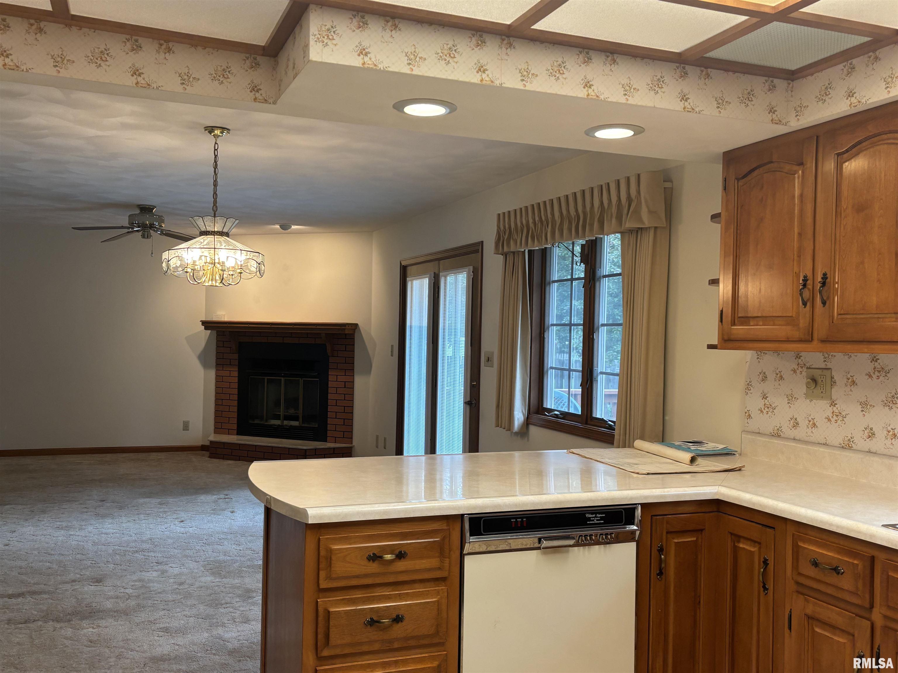 2524 Winfield Drive Springfield, IL 62704 - Photo 9 of 32