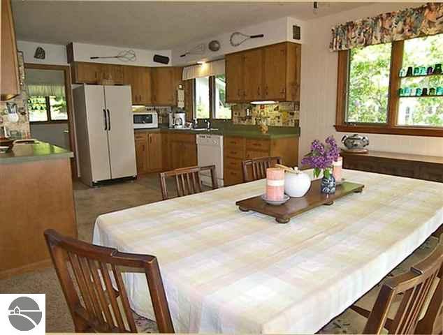 8514 South Dunns Farm Road Maple City, MI 49664 - Photo 16 of 25 1736313-15.JPG
