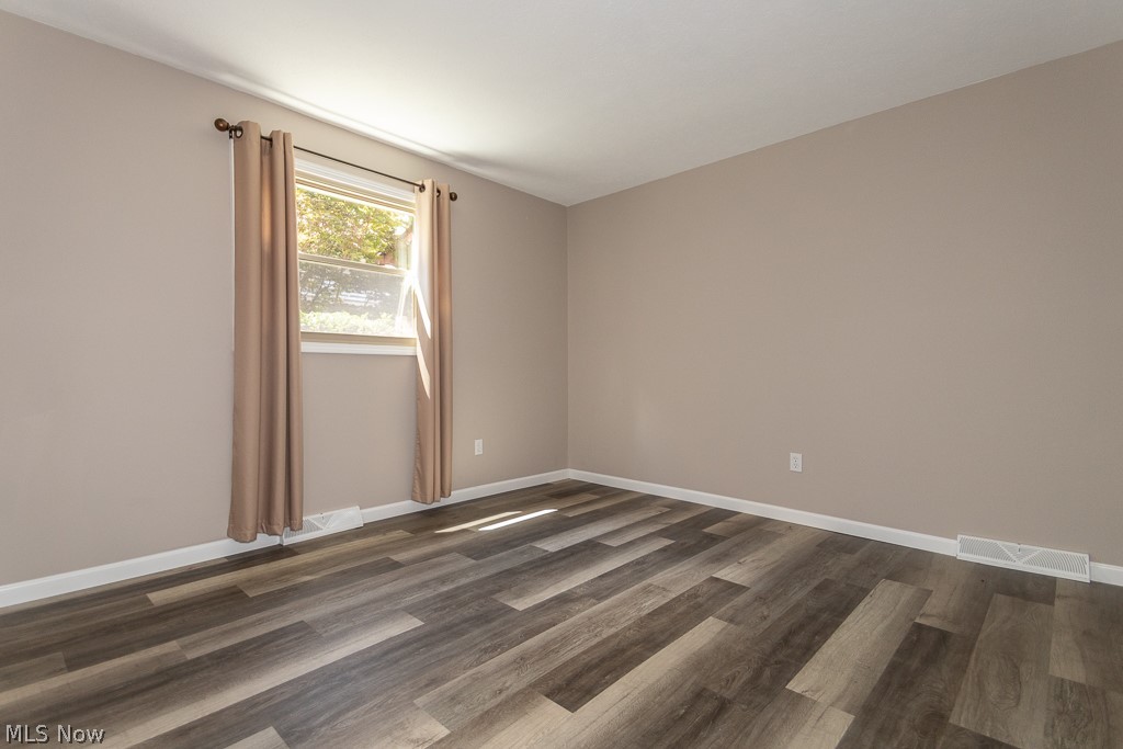24696 Chardon Road Cleveland, OH 44143 - Photo 11 of 35 Gallery Image 11