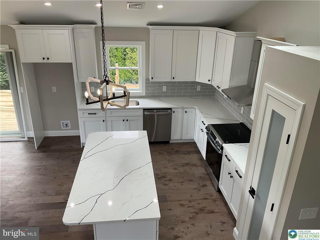 2827 Willow Street Coplay, PA 18037 - Photo 3 of 15