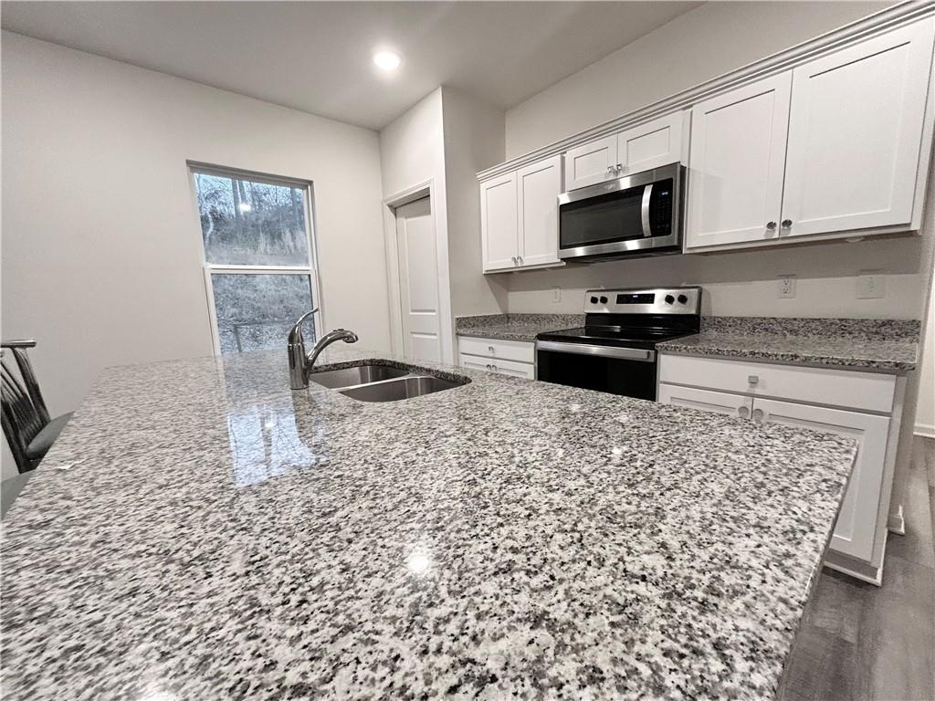 129 Carnaby Street Winder, GA 30680 - Photo 5 of 32