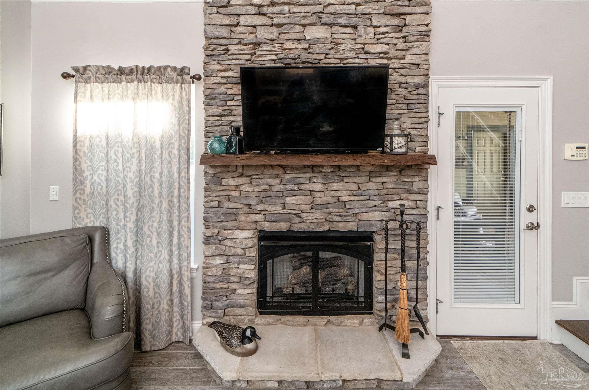 1593 Christmas Tree Road Milton, FL 32570 - Photo 5 of 70 Gallery Image 5
