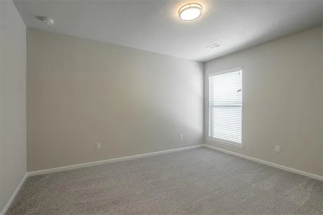 $462,725 | 8408 North Greentree Drive, Lenexa, KS 66227