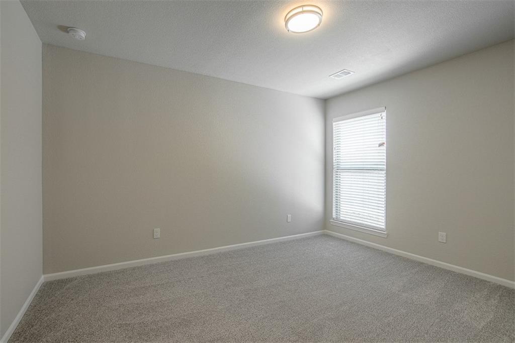 8408 North Greentree Drive Lenexa, KS 66227 - Photo 13 of 41