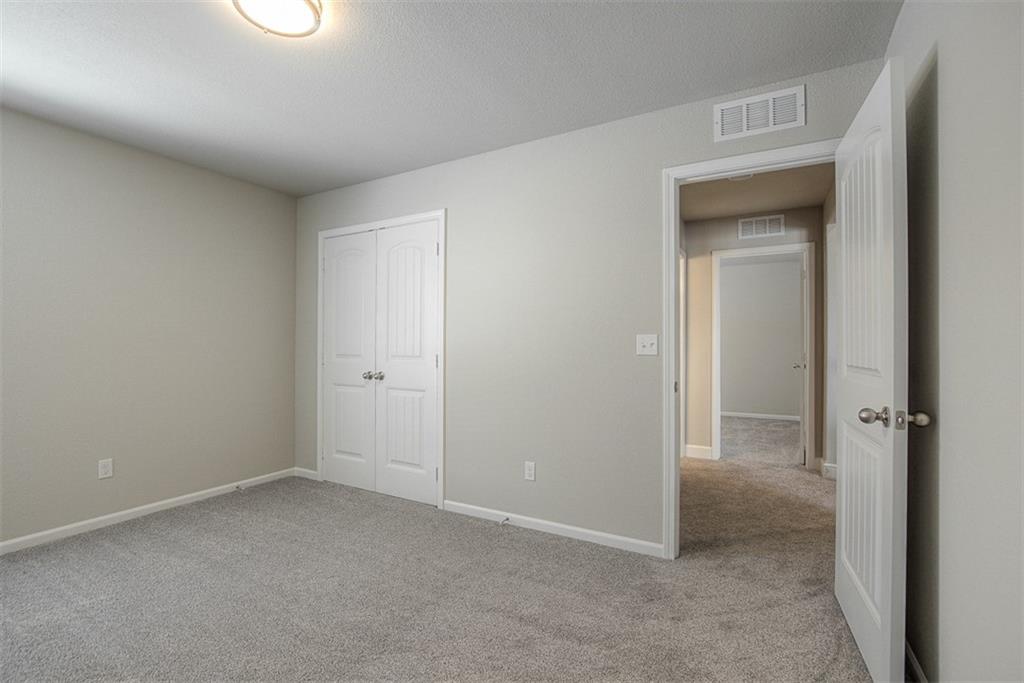 8408 North Greentree Drive Lenexa, KS 66227 - Photo 14 of 41