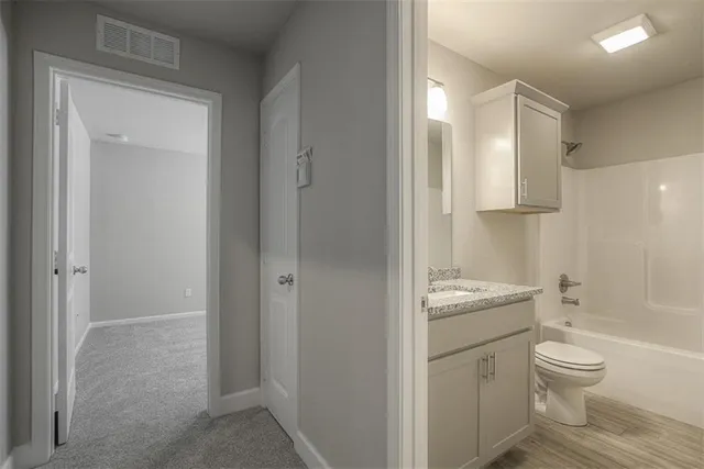 $462,725 | 8408 North Greentree Drive, Lenexa, KS 66227