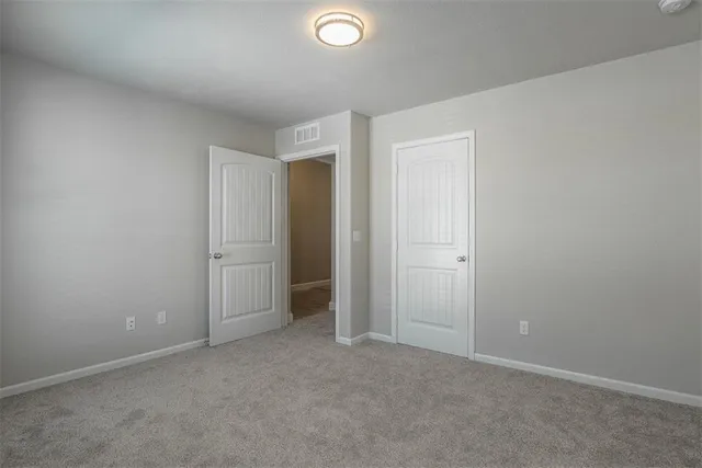 $462,725 | 8408 North Greentree Drive, Lenexa, KS 66227