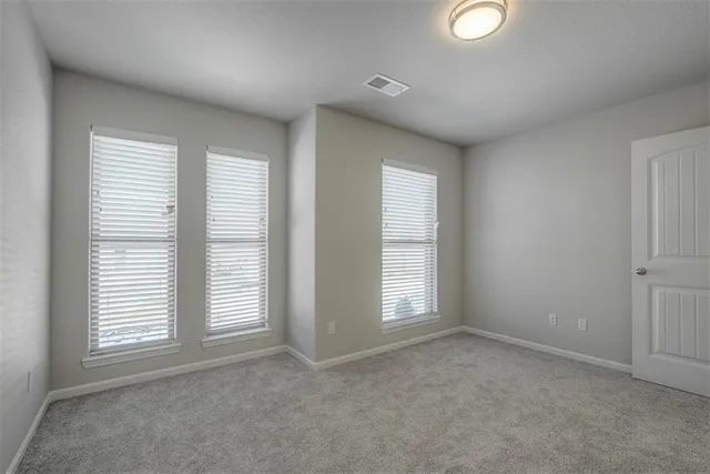 $462,725 | 8408 North Greentree Drive, Lenexa, KS 66227