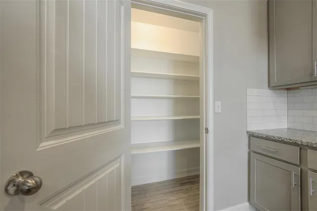 $462,725 | 8408 North Greentree Drive, Lenexa, KS 66227