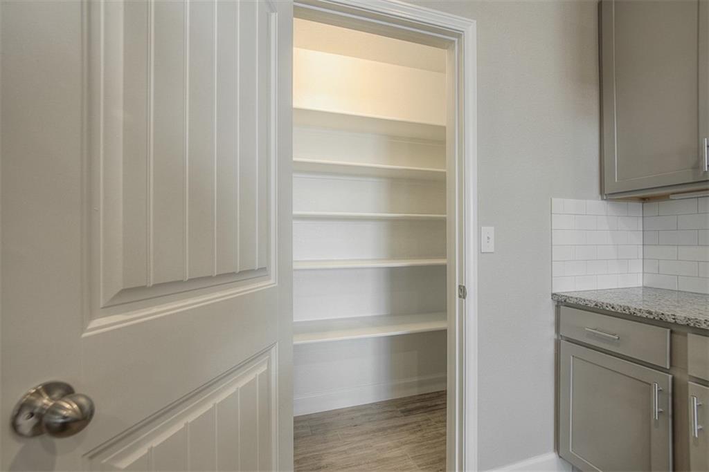 8408 North Greentree Drive Lenexa, KS 66227 - Photo 18 of 41