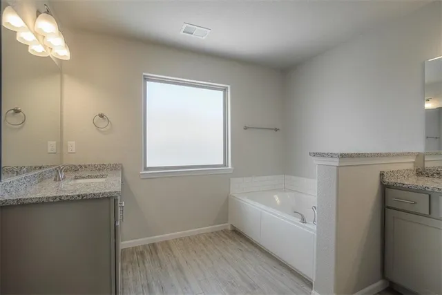 $462,725 | 8408 North Greentree Drive, Lenexa, KS 66227