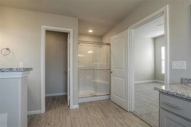 $462,725 | 8408 North Greentree Drive, Lenexa, KS 66227