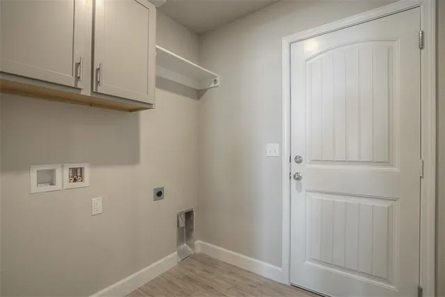 $462,725 | 8408 North Greentree Drive, Lenexa, KS 66227