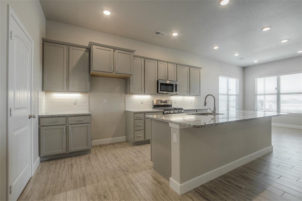 8408 North Greentree Drive Lenexa, KS 66227 - Photo 31 of 41