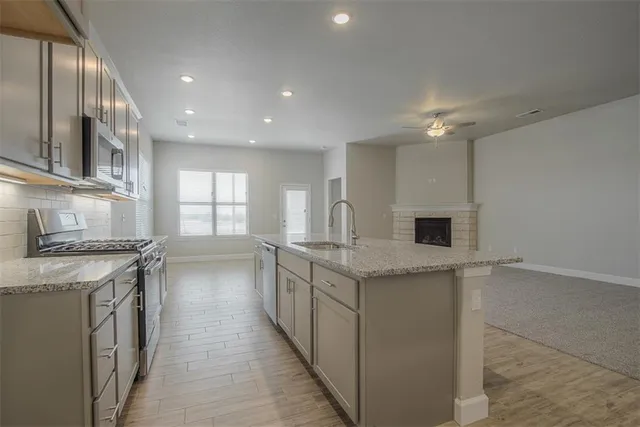 $462,725 | 8408 North Greentree Drive, Lenexa, KS 66227