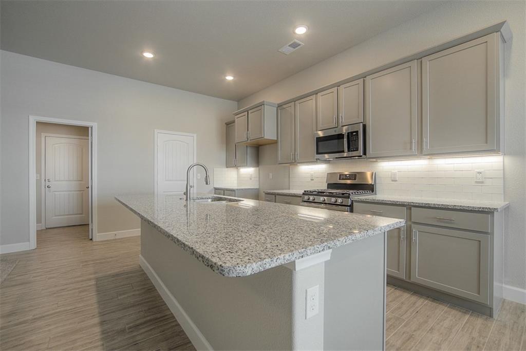 8408 North Greentree Drive Lenexa, KS 66227 - Photo 34 of 41