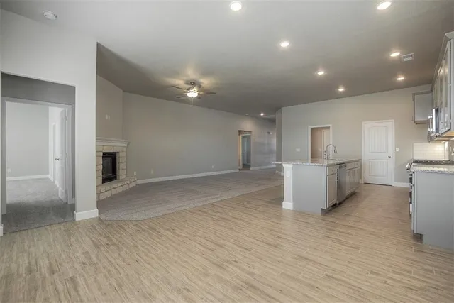 $462,725 | 8408 North Greentree Drive, Lenexa, KS 66227