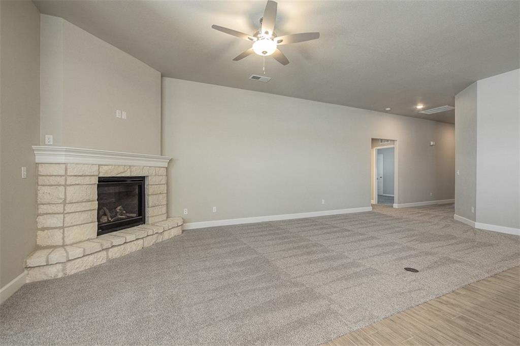 8408 North Greentree Drive Lenexa, KS 66227 - Photo 4 of 41