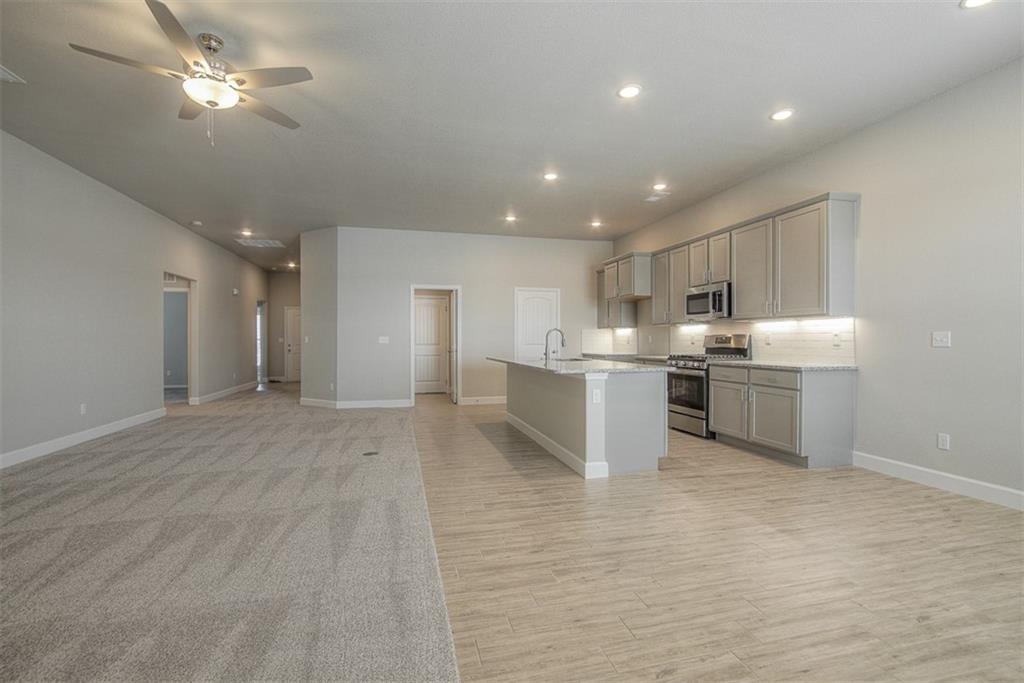 8408 North Greentree Drive Lenexa, KS 66227 - Photo 5 of 41