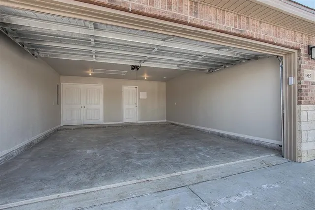 $462,725 | 8408 North Greentree Drive, Lenexa, KS 66227