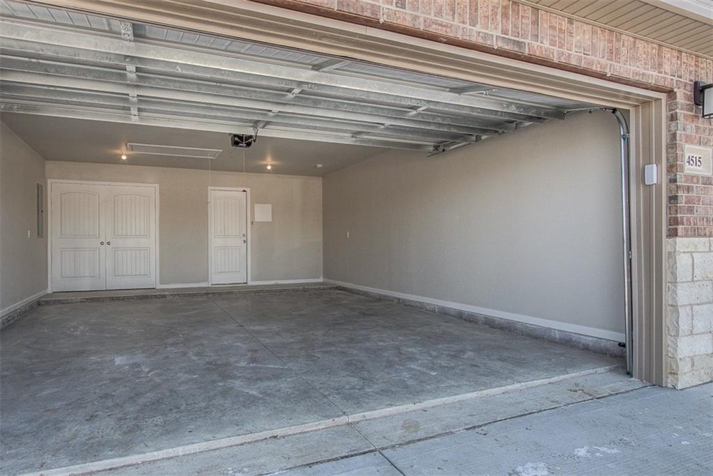 8408 North Greentree Drive Lenexa, KS 66227 - Photo 7 of 41