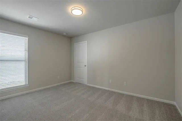 $462,725 | 8408 North Greentree Drive, Lenexa, KS 66227