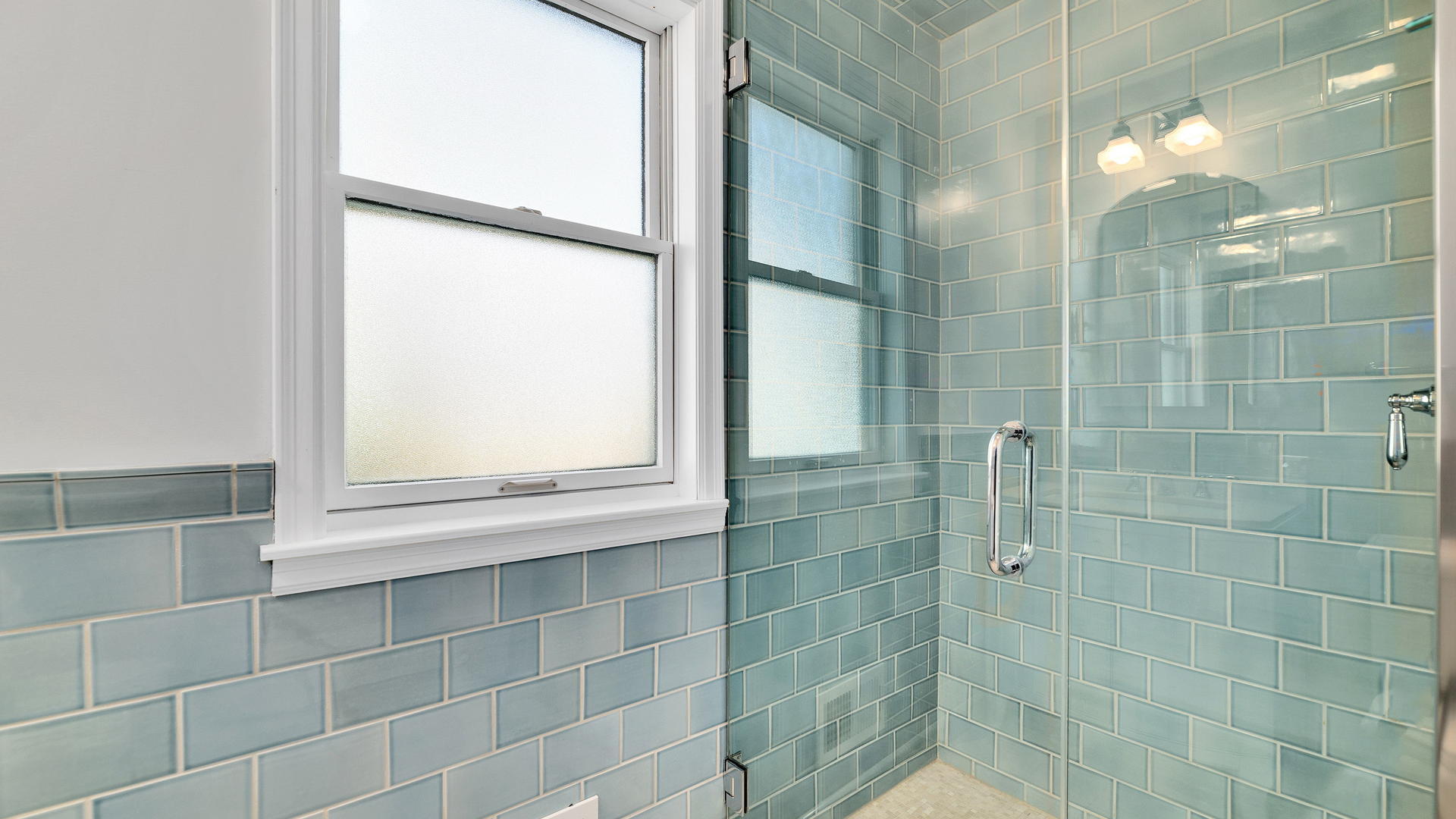 105 Ravine Road Hinsdale, IL 60521 - Photo 24 of 35 a bathroom with a shower and a mirror