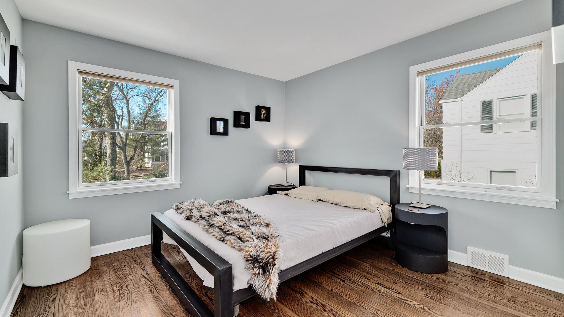 105 Ravine Road Hinsdale, IL 60521 - Photo 25 of 35 a bedroom with a bed and a window