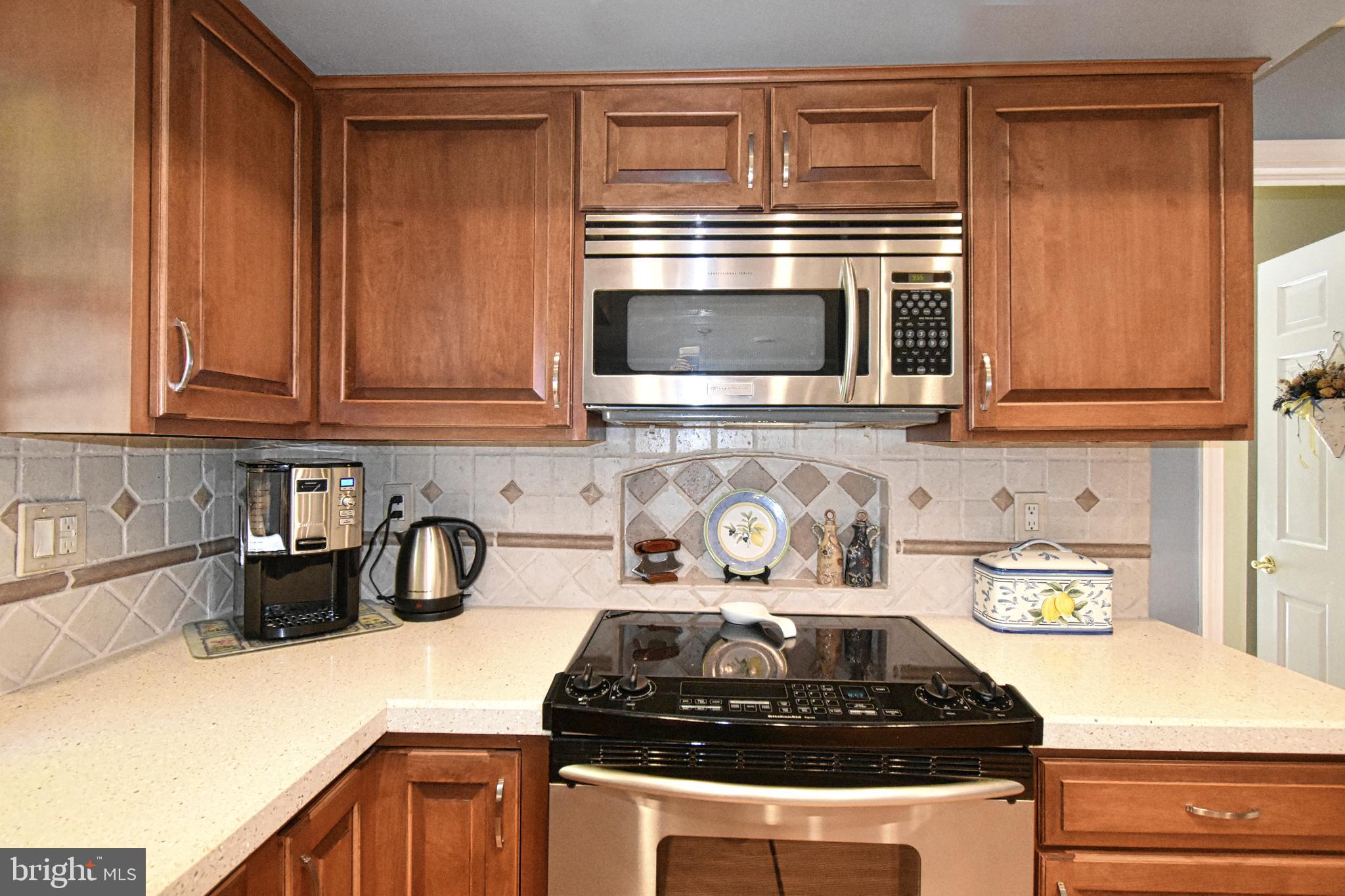 4958 Edgewood Road Doylestown, PA 18902 - Photo 12 of 47 Cherry Kitchen Cabinets/Designer Backsplash