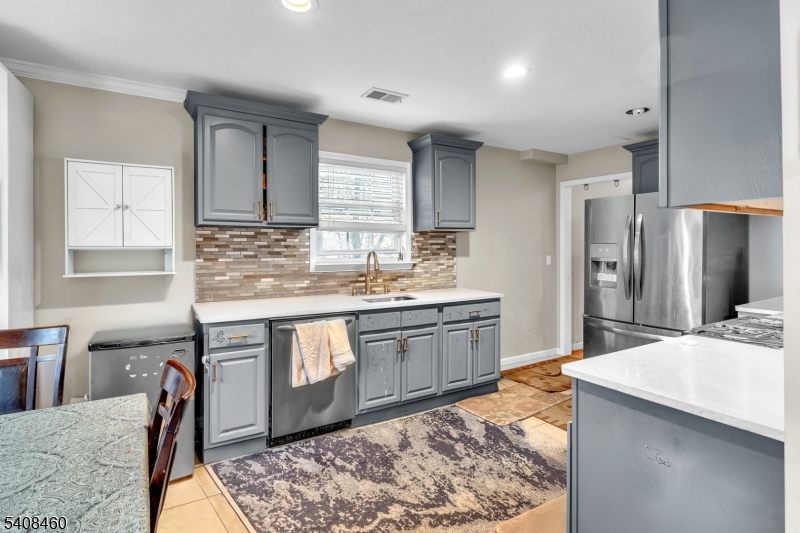 708 East Front Street, Unit 5 Plainfield, NJ 07062 - Photo 5 of 23