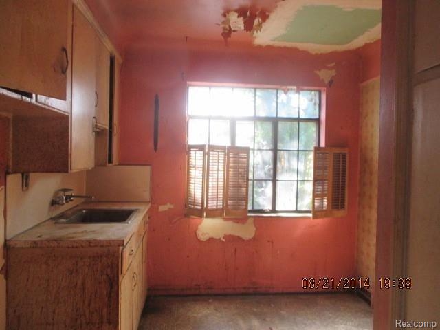 11082 Nottingham Road Detroit, MI 48224 - Photo 6 of 11 6.png