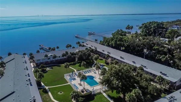 $1,750 | 650 Pinellas Point Drive South, Unit 236, St. Petersburg, FL 33705