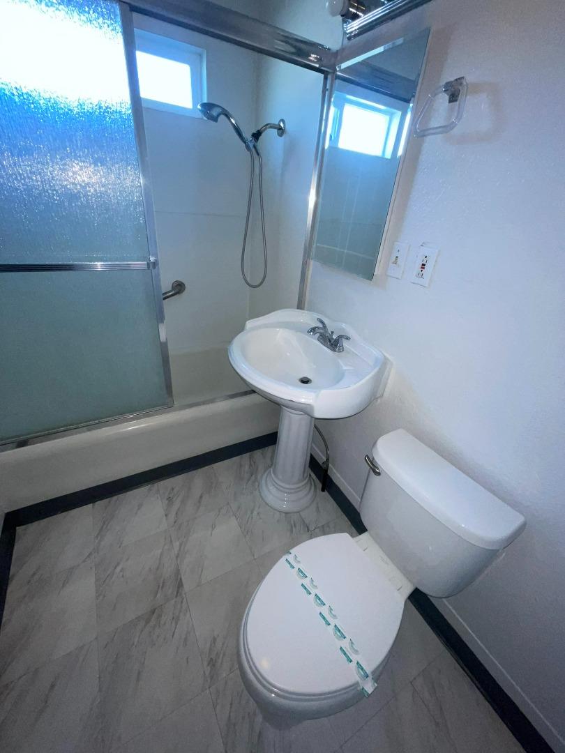 697 Middlefield Road Salinas, CA 93906 - Photo 12 of 27 Gallery Image 12