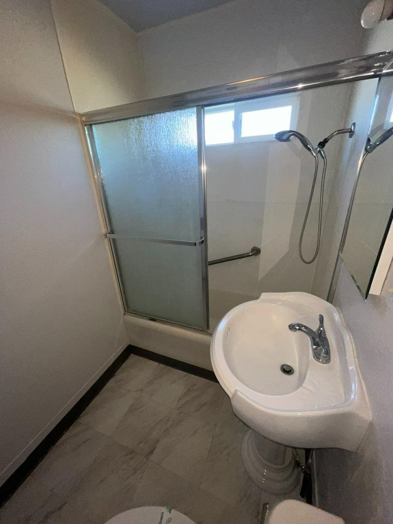 697 Middlefield Road Salinas, CA 93906 - Photo 13 of 27 Gallery Image 13