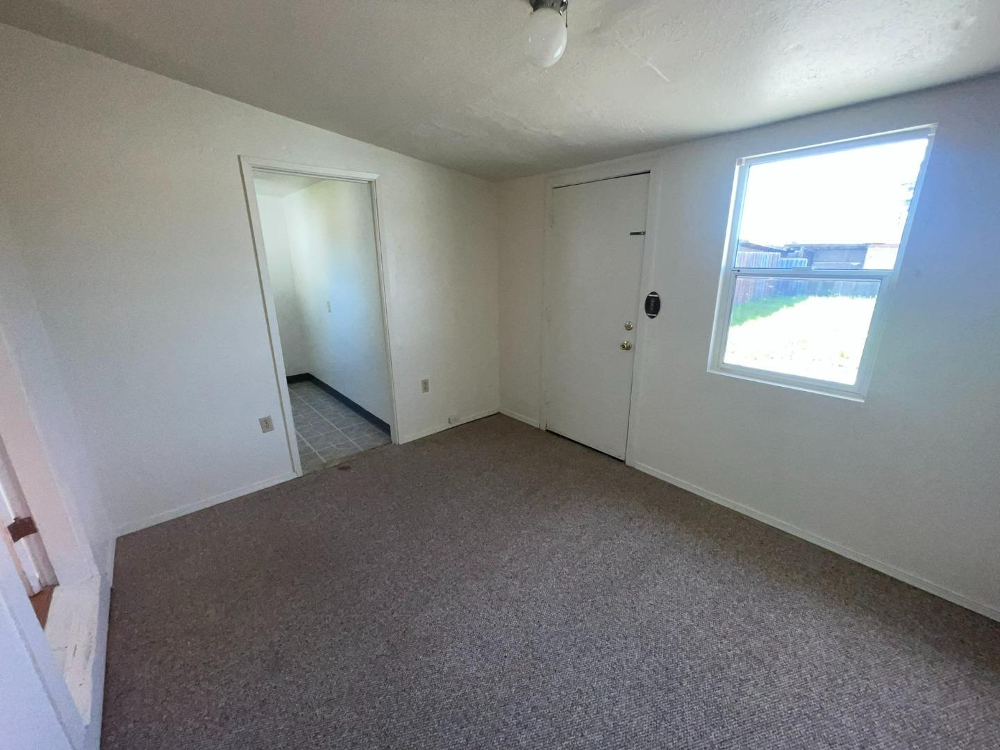 697 Middlefield Road Salinas, CA 93906 - Photo 15 of 27 Gallery Image 15