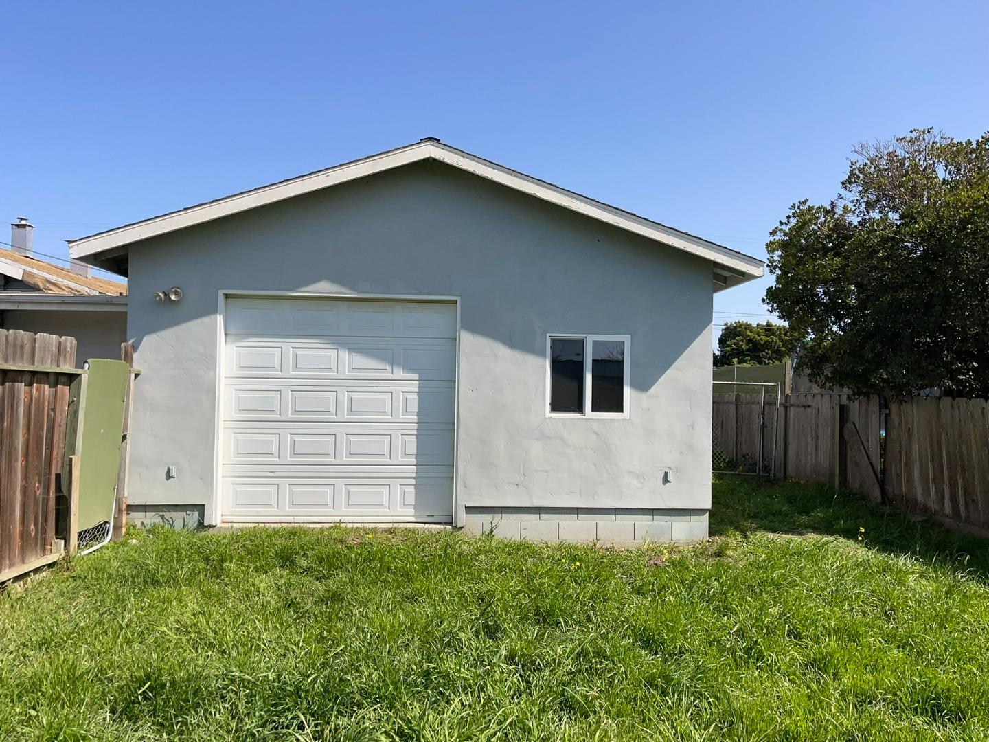 697 Middlefield Road Salinas, CA 93906 - Photo 17 of 27 Gallery Image 17