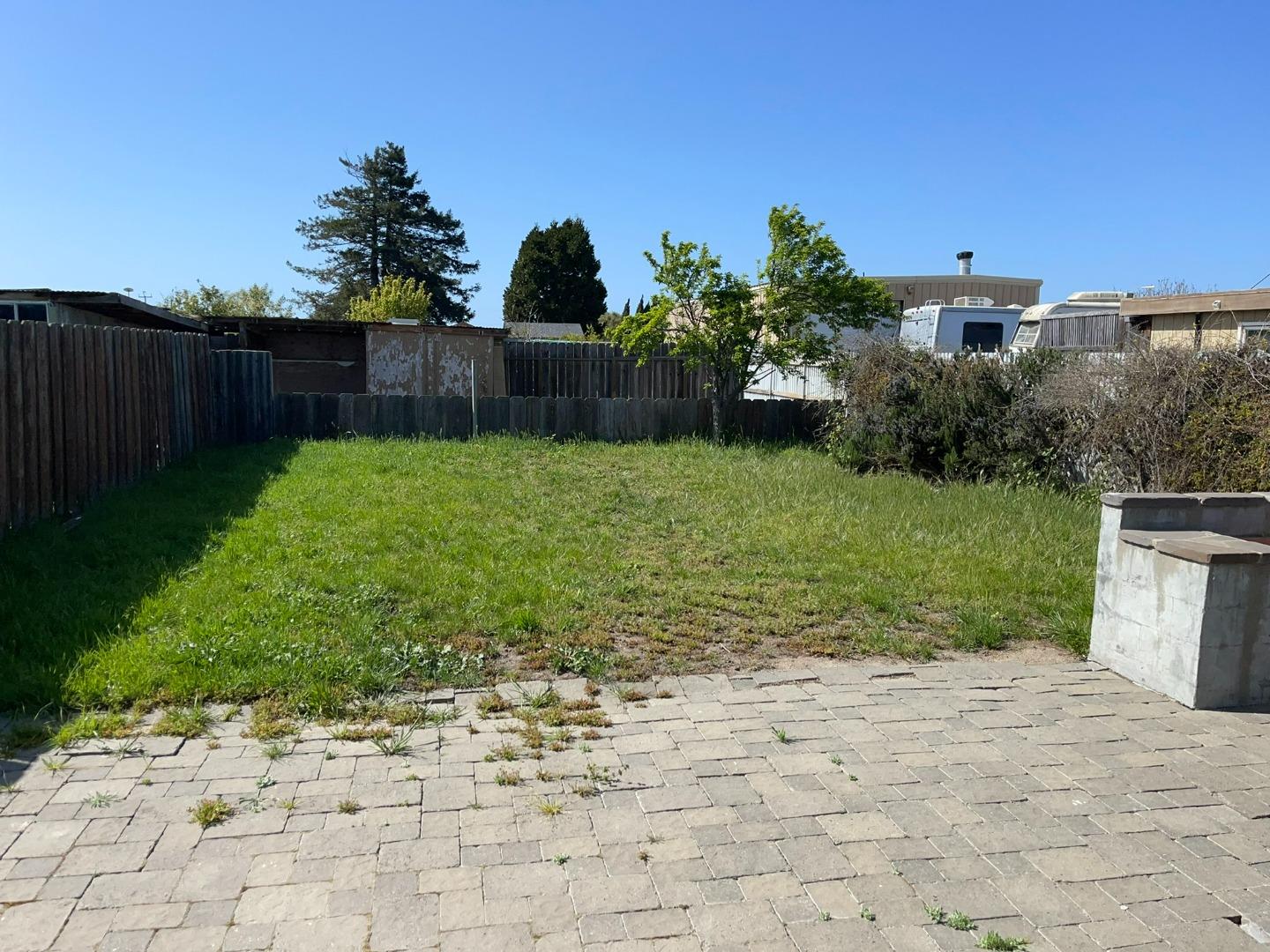 697 Middlefield Road Salinas, CA 93906 - Photo 22 of 27 Gallery Image 22