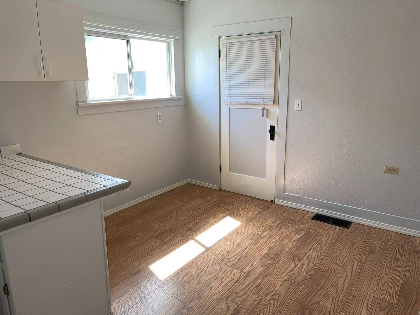 697 Middlefield Road Salinas, CA 93906 - Photo 8 of 27 Gallery Image 8