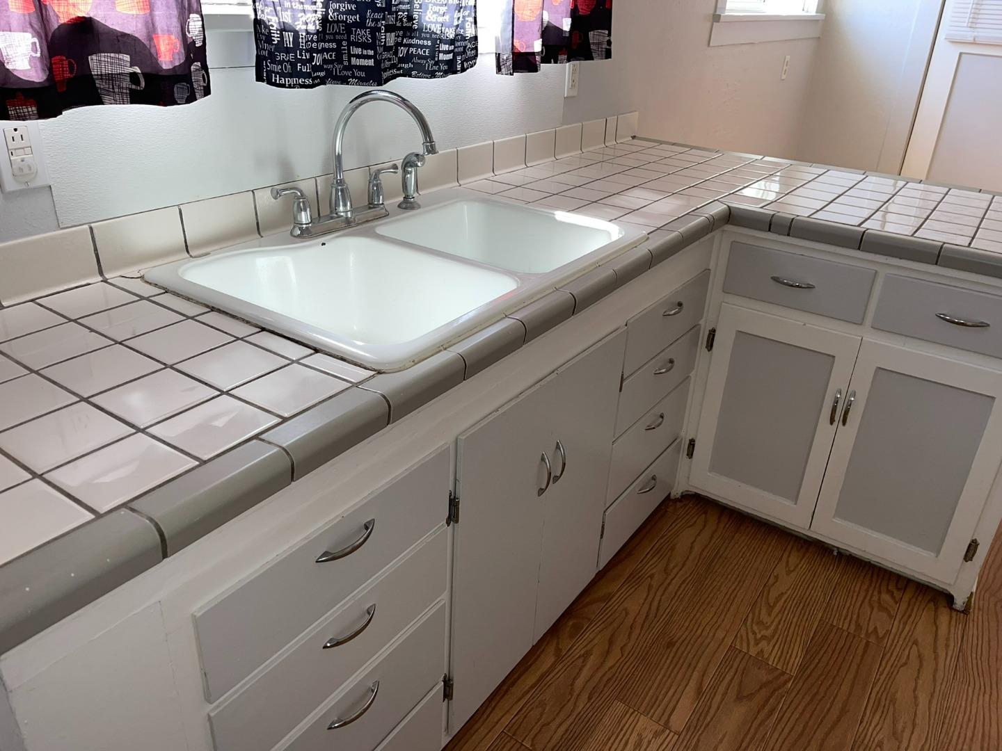 697 Middlefield Road Salinas, CA 93906 - Photo 9 of 27 Gallery Image 9