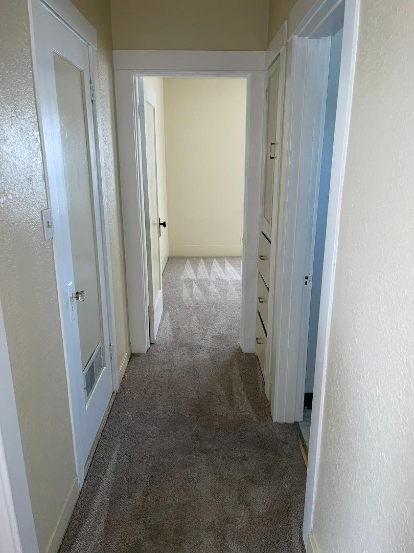 697 Middlefield Road Salinas, CA 93906 - Photo 10 of 27 Gallery Image 10