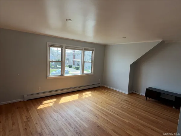 $2,900 | 29 Lenox Avenue, Unit 2, Westbury, NY 11590