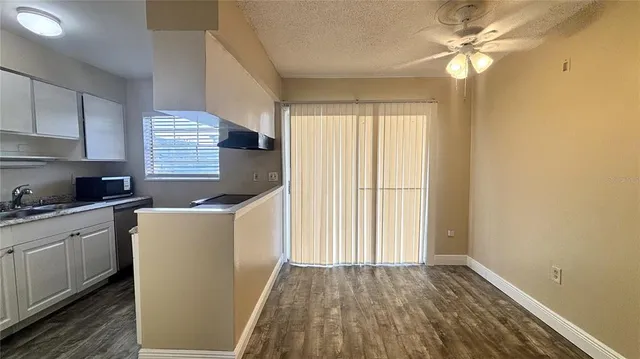 $1,295 | 5325 Curry Ford Road, Unit C101, Orlando, FL 32812