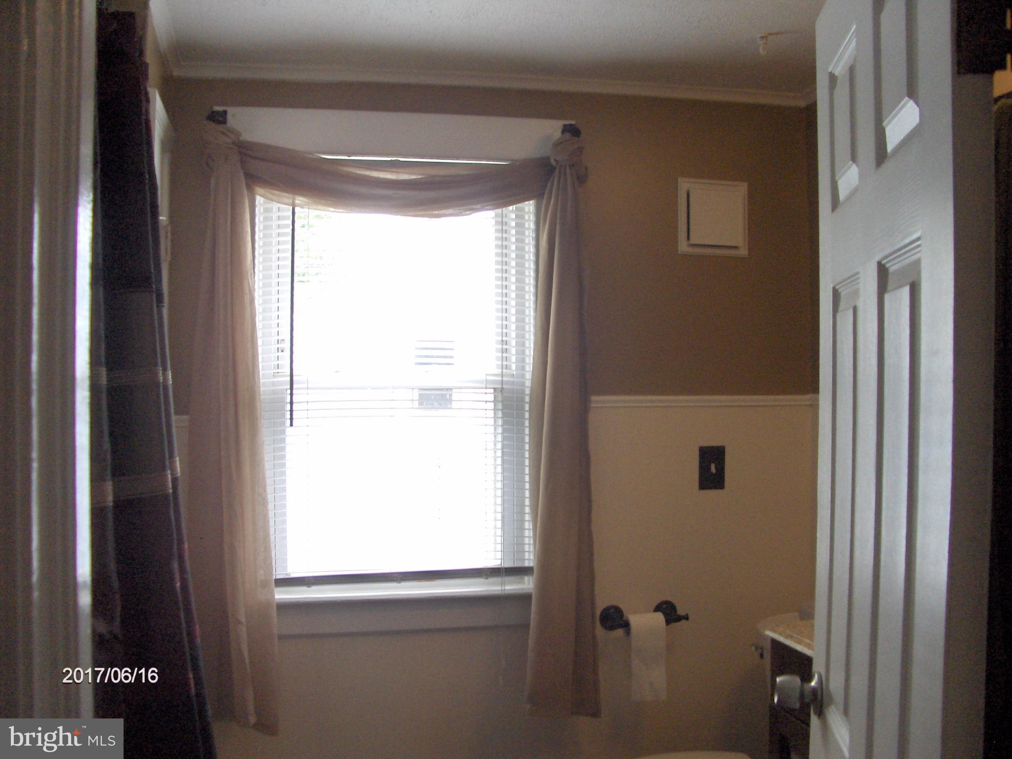 3219 Willoughby Road Baltimore, MD 21234 - Photo 19 of 29 Bath