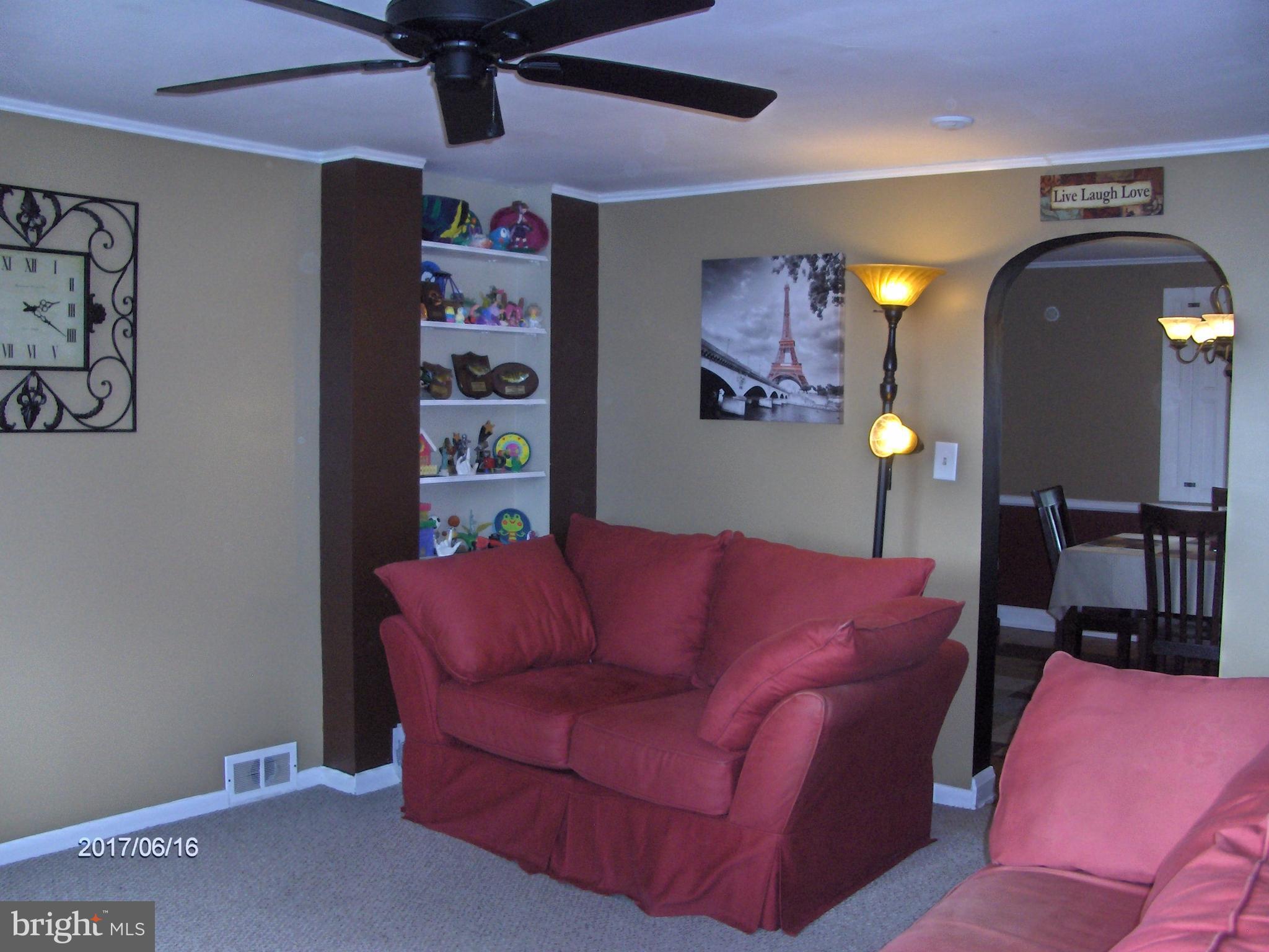 3219 Willoughby Road Baltimore, MD 21234 - Photo 10 of 29 Living Room