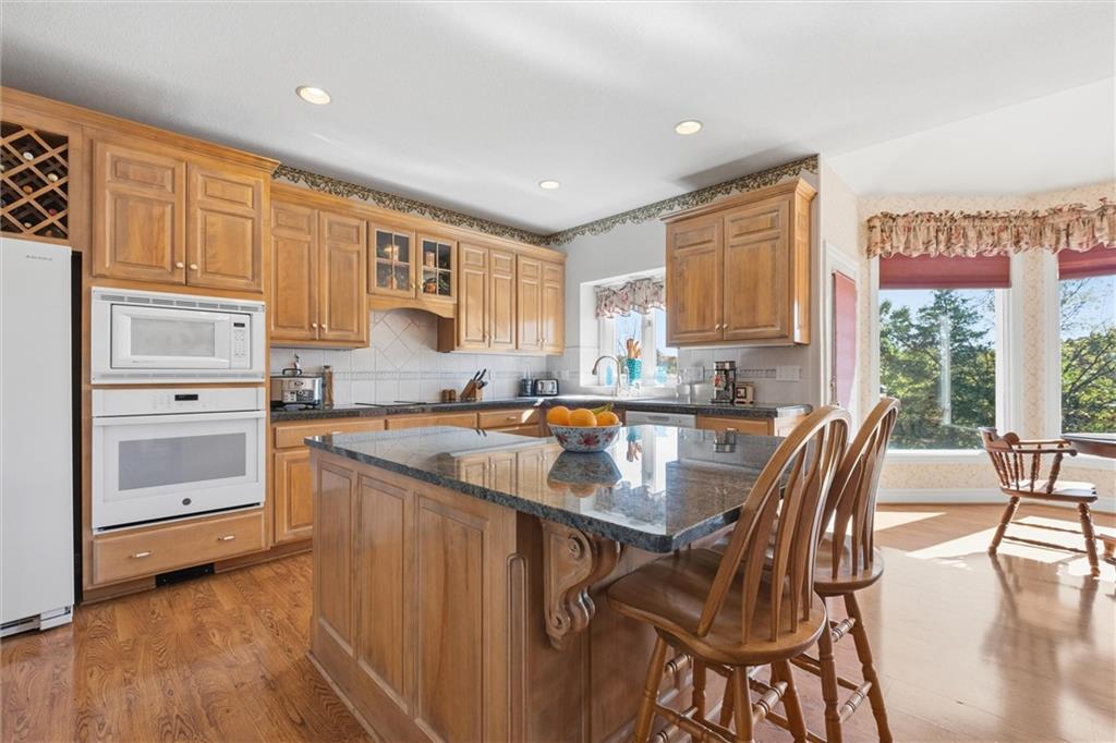 14733 Timber Lane Bonner Springs, KS 66012 - Photo 12 of 64