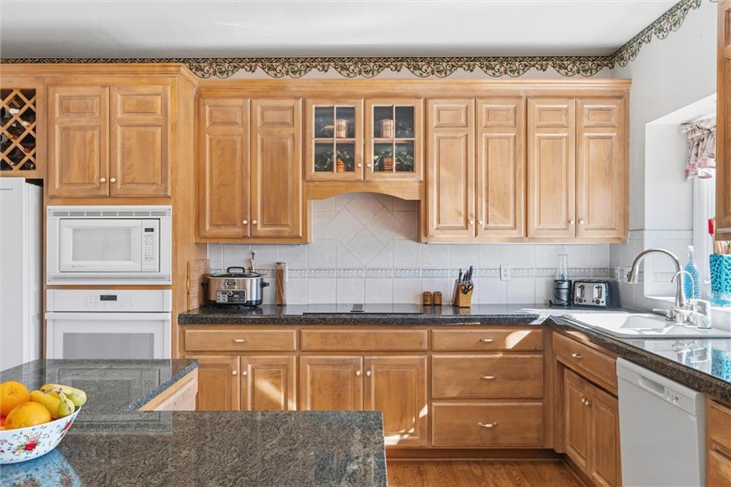 14733 Timber Lane Bonner Springs, KS 66012 - Photo 13 of 64