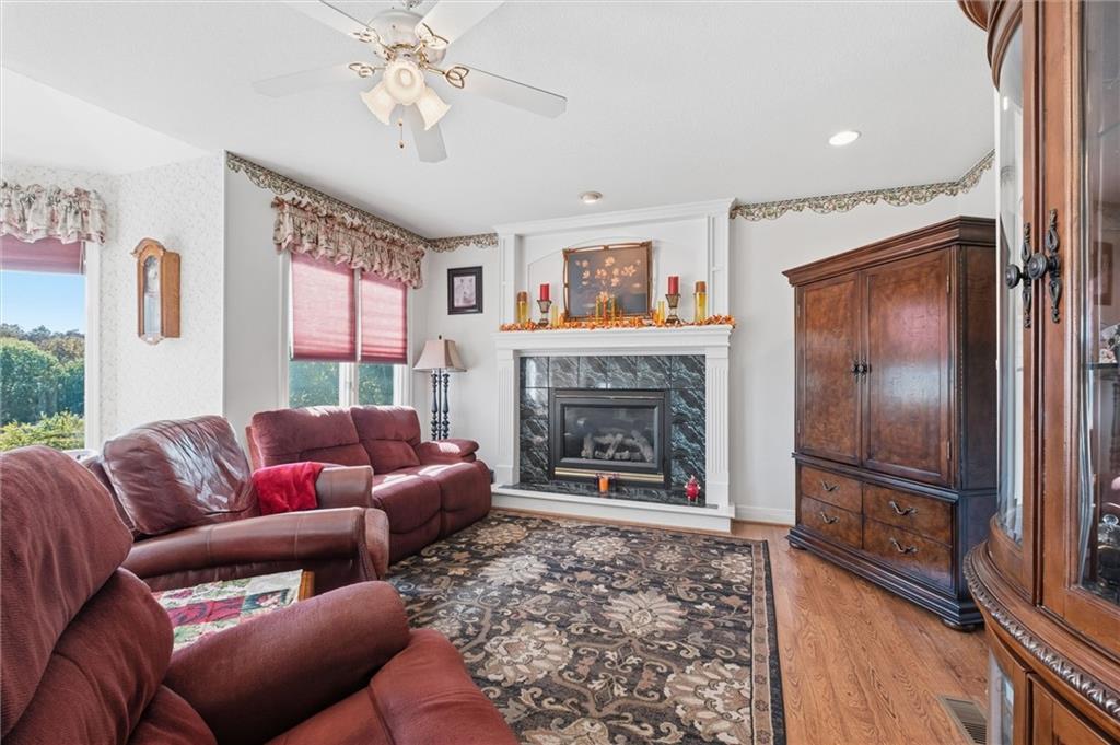 14733 Timber Lane Bonner Springs, KS 66012 - Photo 17 of 64